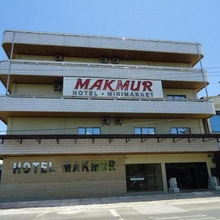Hotel Makmur Tarakan Buitenkant foto