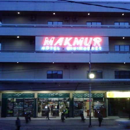 Hotel Makmur Tarakan Buitenkant foto