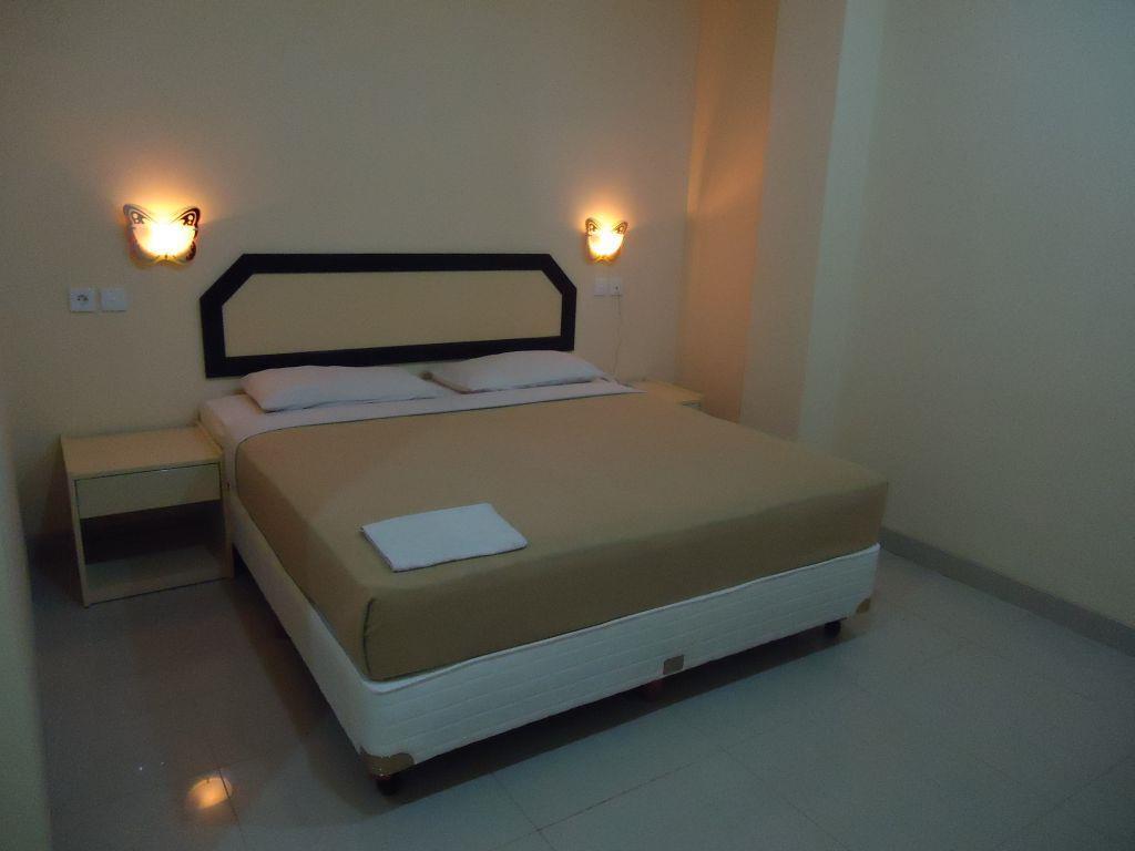 Hotel Makmur Tarakan Buitenkant foto